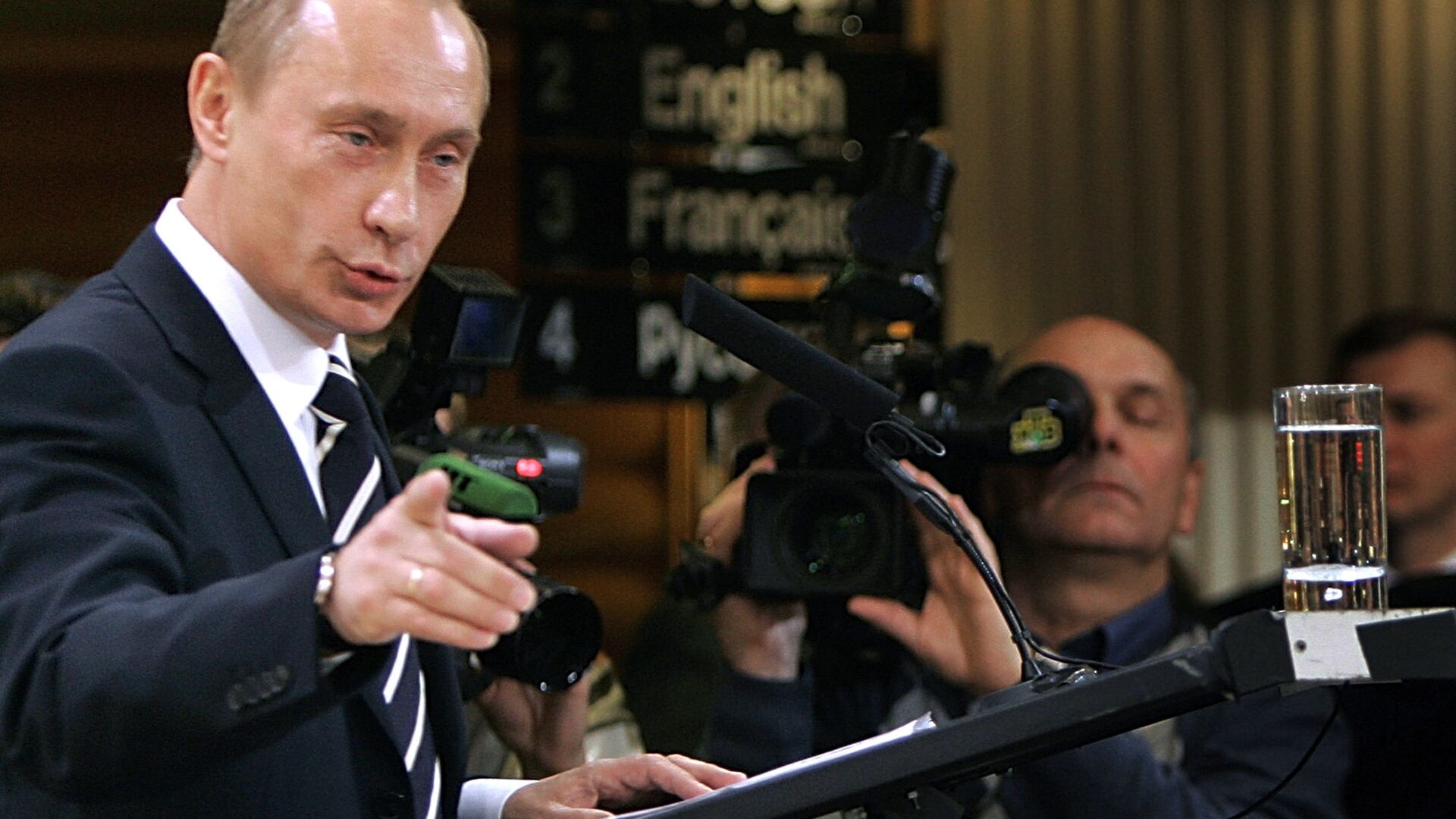 Presidente de Rusia, Vladímir Putin, durante su discurso en Múnich en 2007 - Sputnik Mundo, 1920, 12.02.2022