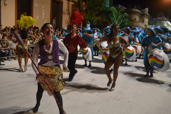 Desfile de Llamadas en Montevideo Desfile de Llamadas en Montevideo - Sputnik Mundo