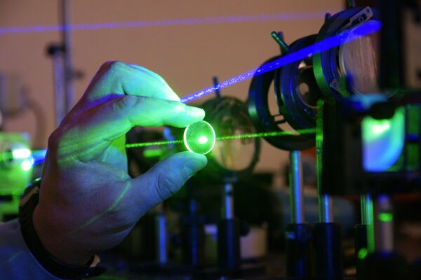 Laboratorio de mediciones láser del Instituto de Sistemas de procesamiento de la imagen en Samara, Rusia Laboratorio de mediciones láser del Instituto de Sistemas de procesamiento de la imagen en Samara, Rusia - Sputnik Mundo