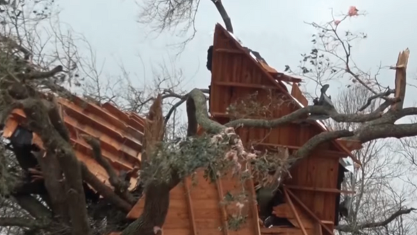 Daños provocados por una serie de tornados en el estado de Texas. - Sputnik Mundo