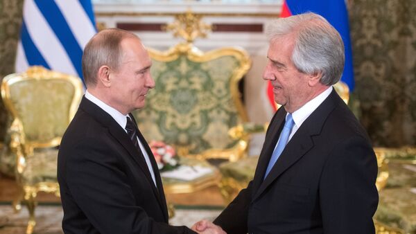 Presidente de Rusia, Vladímir Putin, y presidente de Uruguay, Tabaré Vázquez - Sputnik Mundo