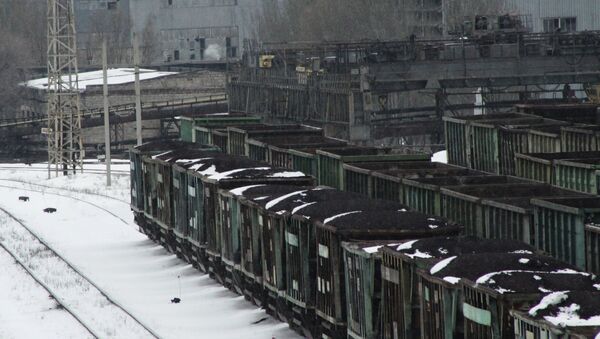 Transporte ferroviario con carbón en Donetsk - Sputnik Mundo