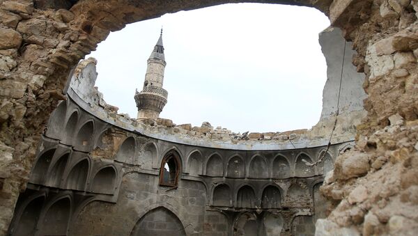 A view shows a damaged dome of a mosque in the Old City of Aleppo, Syria January 31, 2017. - Sputnik Mundo