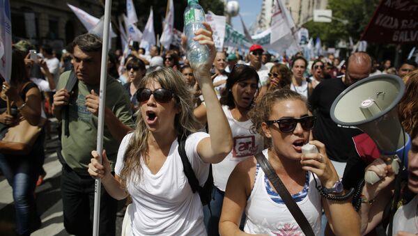 Masiva manifestación de docentes en Argentina contra el Gobierno de Mauricio Macri - Sputnik Mundo