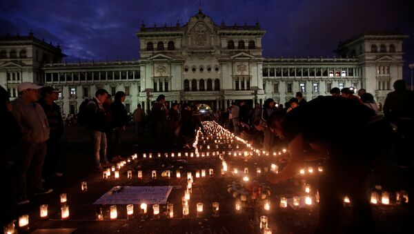 Homenaje a las víctimas del incendio en Guatemala - Sputnik Mundo