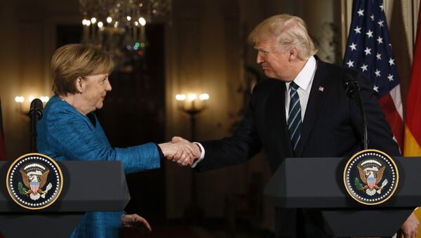 Canciller alemana, Angela Merkel, y presidente de EEUU, Donald Trump - Sputnik Mundo