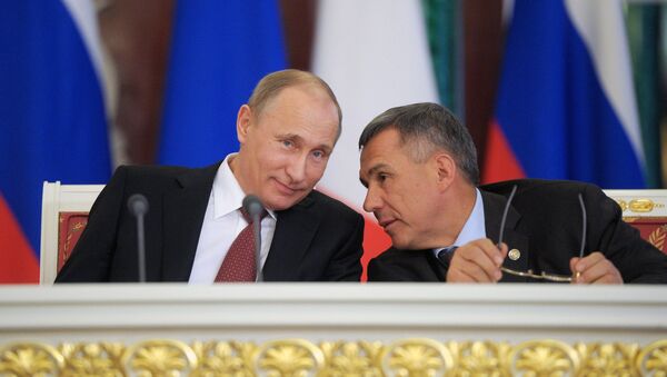 Vladímir Putin y Rustam Minnijánov (archivo) - Sputnik Mundo