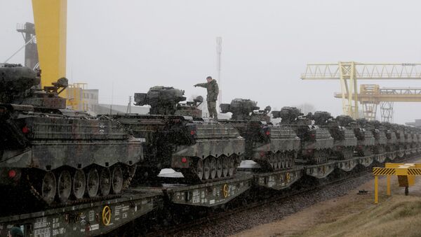 Vehículos de combate de infantería de la OTAN en Lituania - Sputnik Mundo