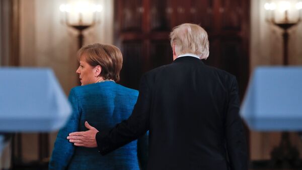 El presidente estadounidense, Donald Trump, y la canciller alemana, Ángela Merkel - Sputnik Mundo