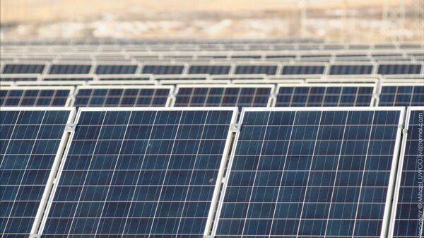 La planta de energía solar en Orsk. - Sputnik Mundo
