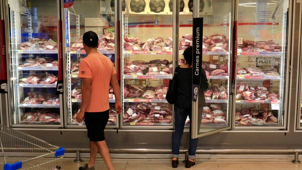 Carne en supermercado brasileño - Sputnik Mundo