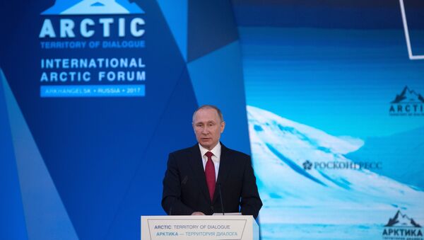 Vladímir Putin, presidente de Rusia, en el Foro Ártico Internacional - Sputnik Mundo