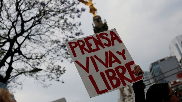 Protesta contra el asesinato de una periodista mexicana (archivo) - Sputnik Mundo