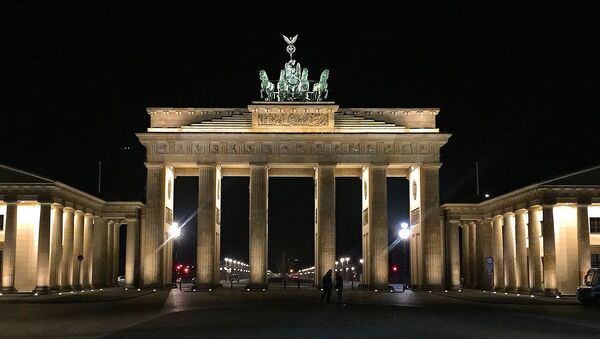 Puerta de Brandeburgo en Berlín - Sputnik Mundo