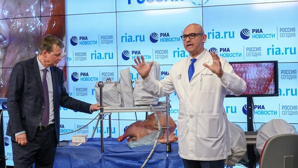 Presentación de un complejo quirurgico-robótico ruso en MIA Rossiya Segódnia - Sputnik Mundo