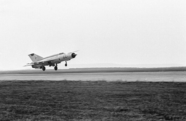 Un caza polivalente soviético MiG-21 (archivo) Un caza polivalente soviético MiG-21 (archivo) - Sputnik Mundo