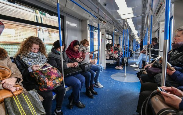 El nuevo tren del metro de Moscú, 14 de abril de 2017 - Sputnik Mundo