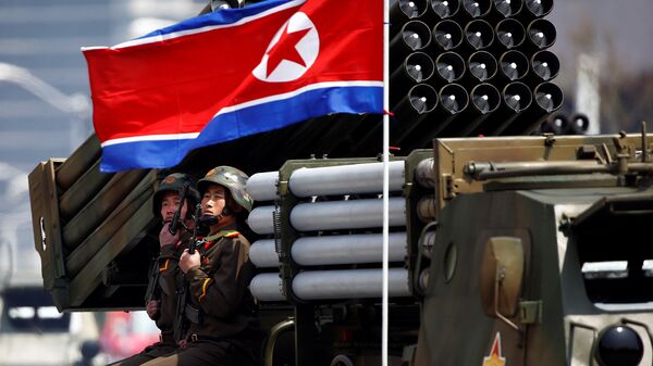 Desfile militar dedicado al 105 aniversario del nacimiento del fundador del Estado norcoreano, Kim Il Sung - Sputnik Mundo