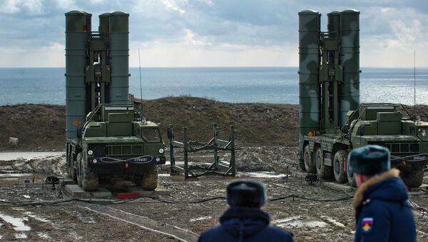 Un regimiento de S-400 desplegado en Crimea, 14 de enero de 2017 - Sputnik Mundo
