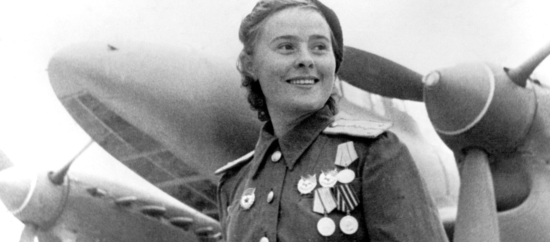Operadoras de radio, guerrilleras y francotiradoras: el rostro femenino de la guerra - Sputnik Mundo, 1920, 05.05.2017