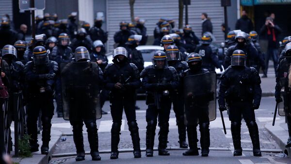 Policía de París - Sputnik Mundo