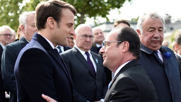 Emmanuel Macron, presidente electo de Francia, y François Hollande, presidente saliente - Sputnik Mundo
