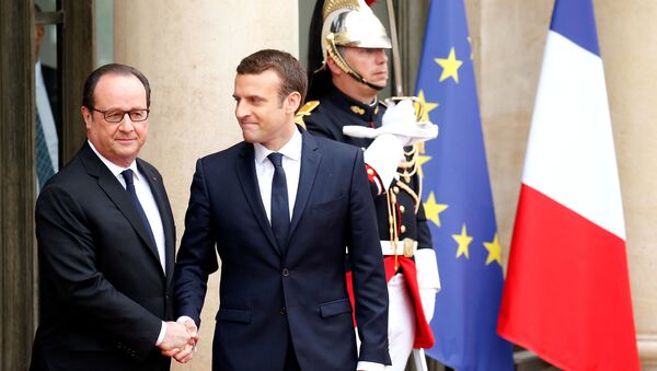 Francois Hollande y Emmanuel Macron - Sputnik Mundo