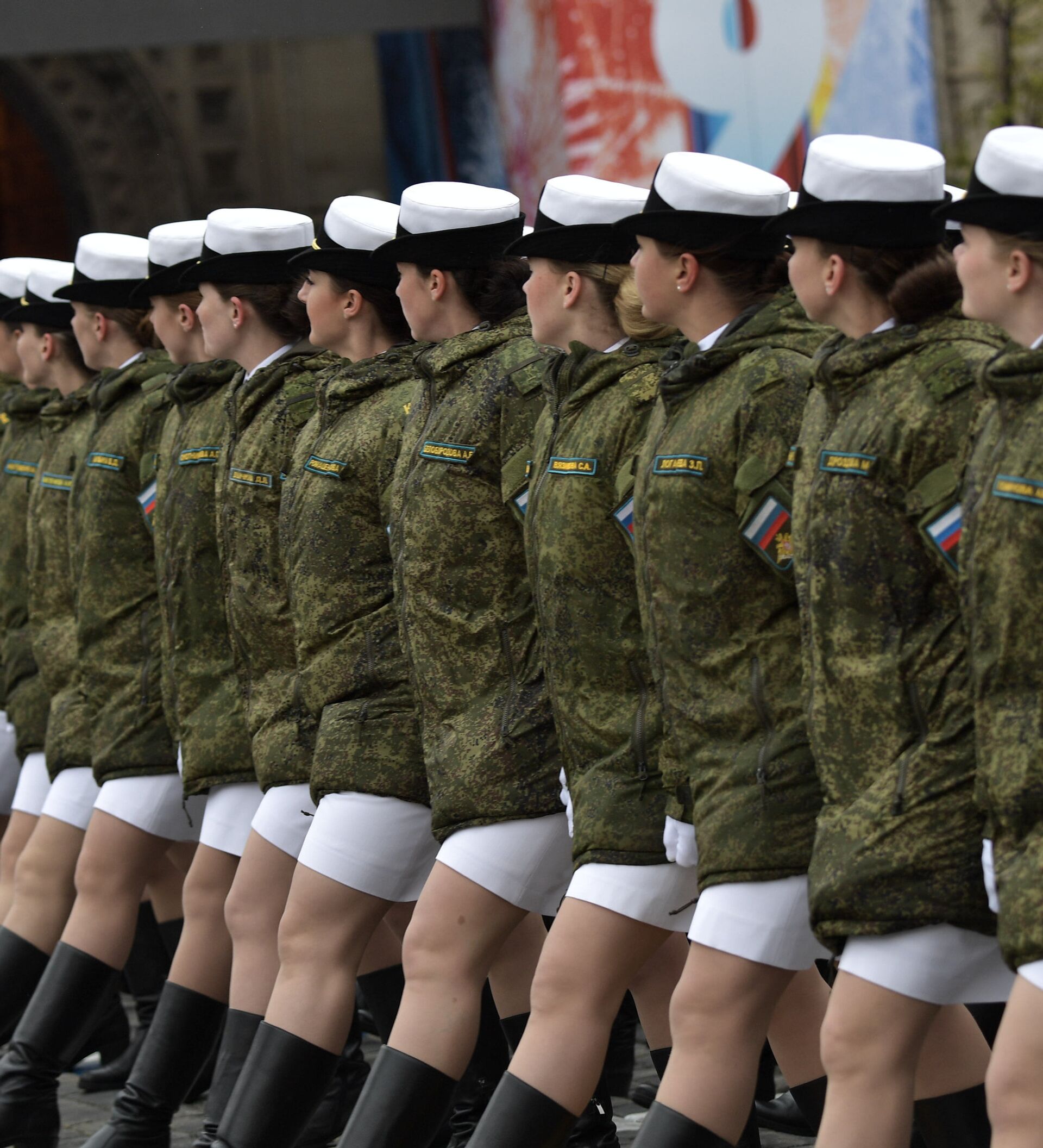 Видеть себя в военной форме. Современная Военная форма. Военная форма Российской армии. Женщины в Российской армии. Женщины военнослужащие.