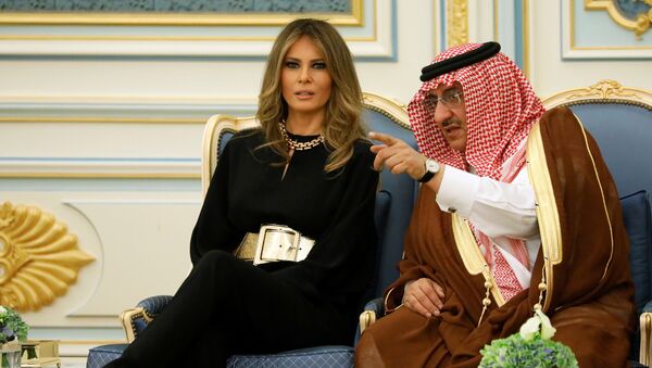 Melania Trump durante su visita a Arabia Saudí - Sputnik Mundo