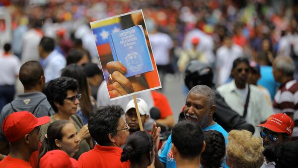 Movilización de partidarios de Nicolás Maduro en Caracas - Sputnik Mundo