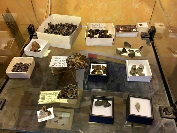 Cómo se venden meteoritos en Ciudad de México (fotos) Cómo se venden meteoritos en Ciudad de México (fotos) - Sputnik Mundo