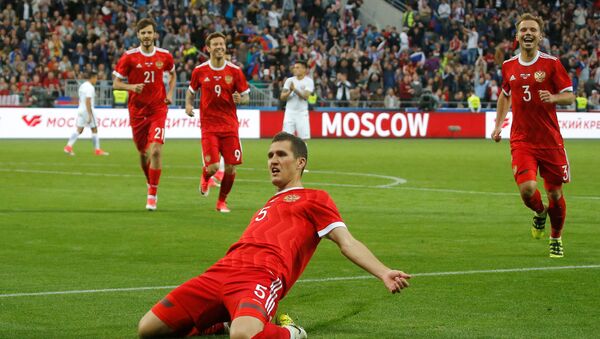 Víctor Vasin tras marcar en el partido Chile-Rusia - Sputnik Mundo