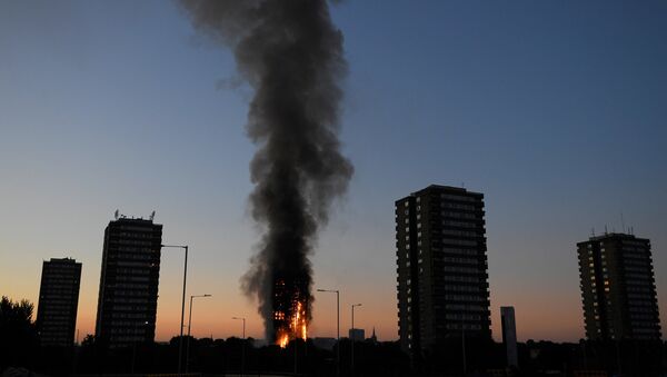 Incendio en edificio de viviendas Grenfel Tower de Londres - Sputnik Mundo