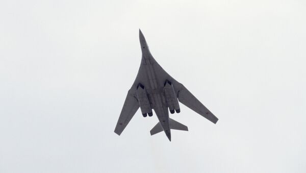 Bombardero estratégico supersónico ruso Tu-160 - Sputnik Mundo