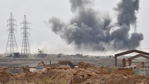 Los ataques contra las posiciones de Daesh cerca de la ciudad siria de Deir Ezzor - Sputnik Mundo