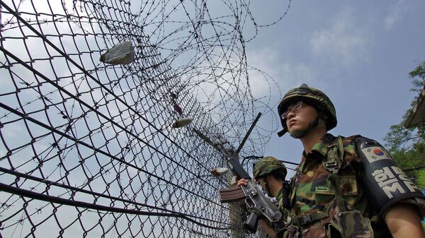 Militares surcoreanos en la frontera con Corea del Norte (archivo) - Sputnik Mundo