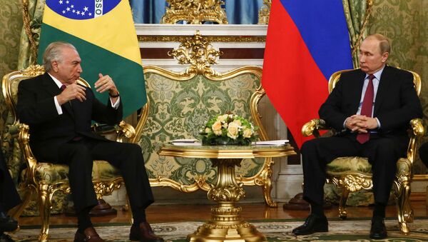 Vladímir Putin, presidente de Rusia, y Michel Temer, presidente de Brasil - Sputnik Mundo