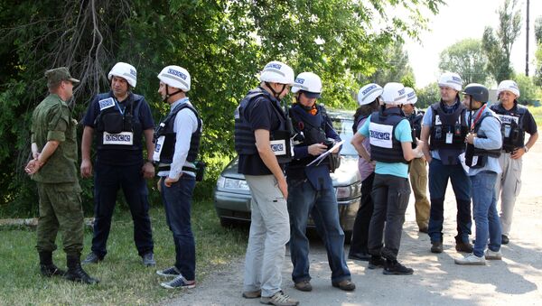 Los observadores de OSCE en Donbás - Sputnik Mundo
