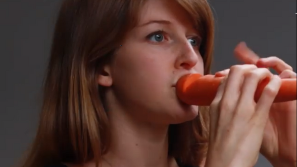 ¿Cómo convertir una zanahoria común en una flauta? - Sputnik Mundo