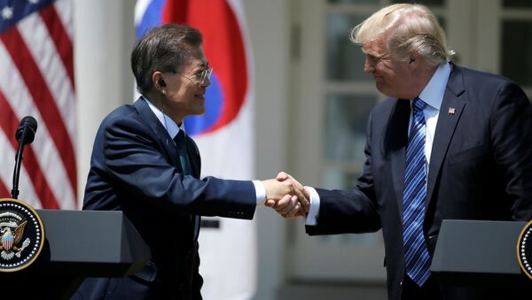Presidente de Corea del Sur, Moon Jae-in, y presidente de EEUU Donald Trump (archivo) - Sputnik Mundo