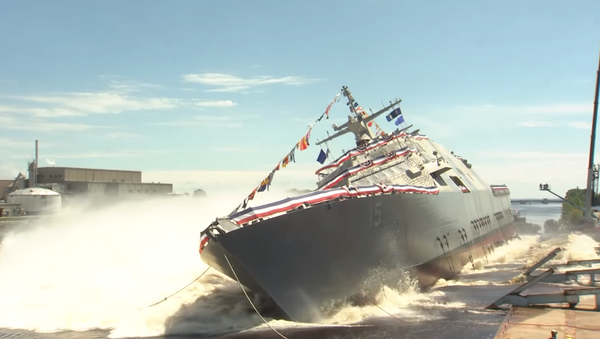 La botadura del nuevo buque de combate de la Armada de EEUU - Sputnik Mundo