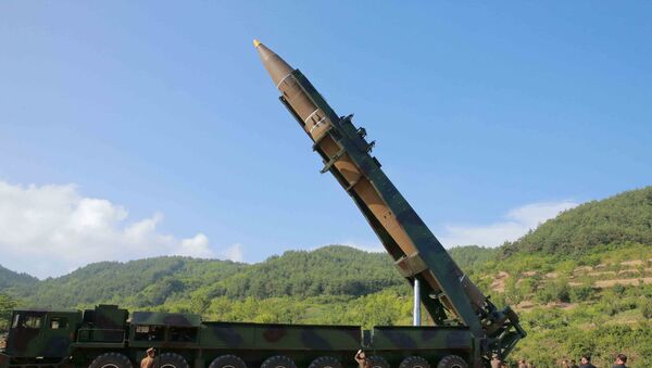 Hwasong-14, misil balístico norcoreano (archivo) - Sputnik Mundo
