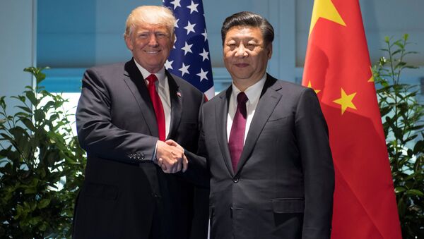 Presidente de EEUU, Donald Trump y su homólogo chino, Xi Jinping - Sputnik Mundo