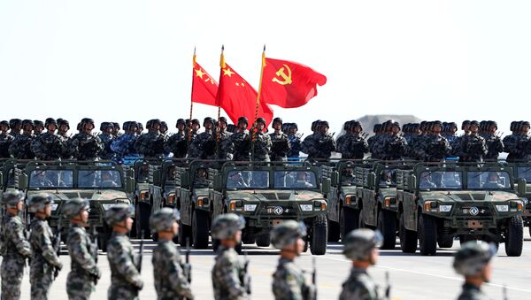 El Ejército de China durante el desfile militar - Sputnik Mundo