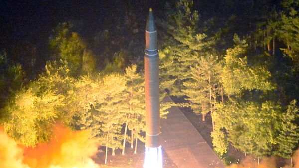 La segunda prueba del misil balístico intercontinental norcoreano Hwasong-14 - Sputnik Mundo