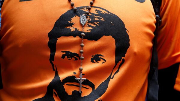 Una camiseta con el retrato de Leopoldo López - Sputnik Mundo