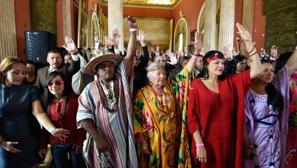 Representantes de los pueblos nativos durante la instalación de la Asamblea Constituyente en Venezuela - Sputnik Mundo