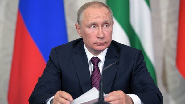 Vladímir Putin, presidente de Rusia, durante su visita a Abjasia - Sputnik Mundo