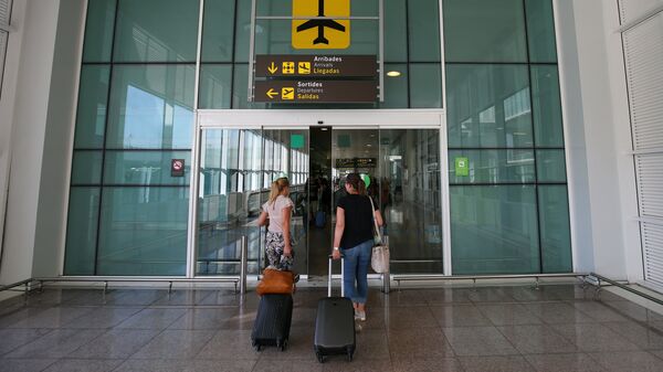 El aeropuerto de Barcelona - Sputnik Mundo