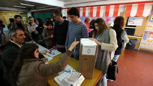 Los argentinos votan en las PASO en Buenos Aires, Argentina - Sputnik Mundo